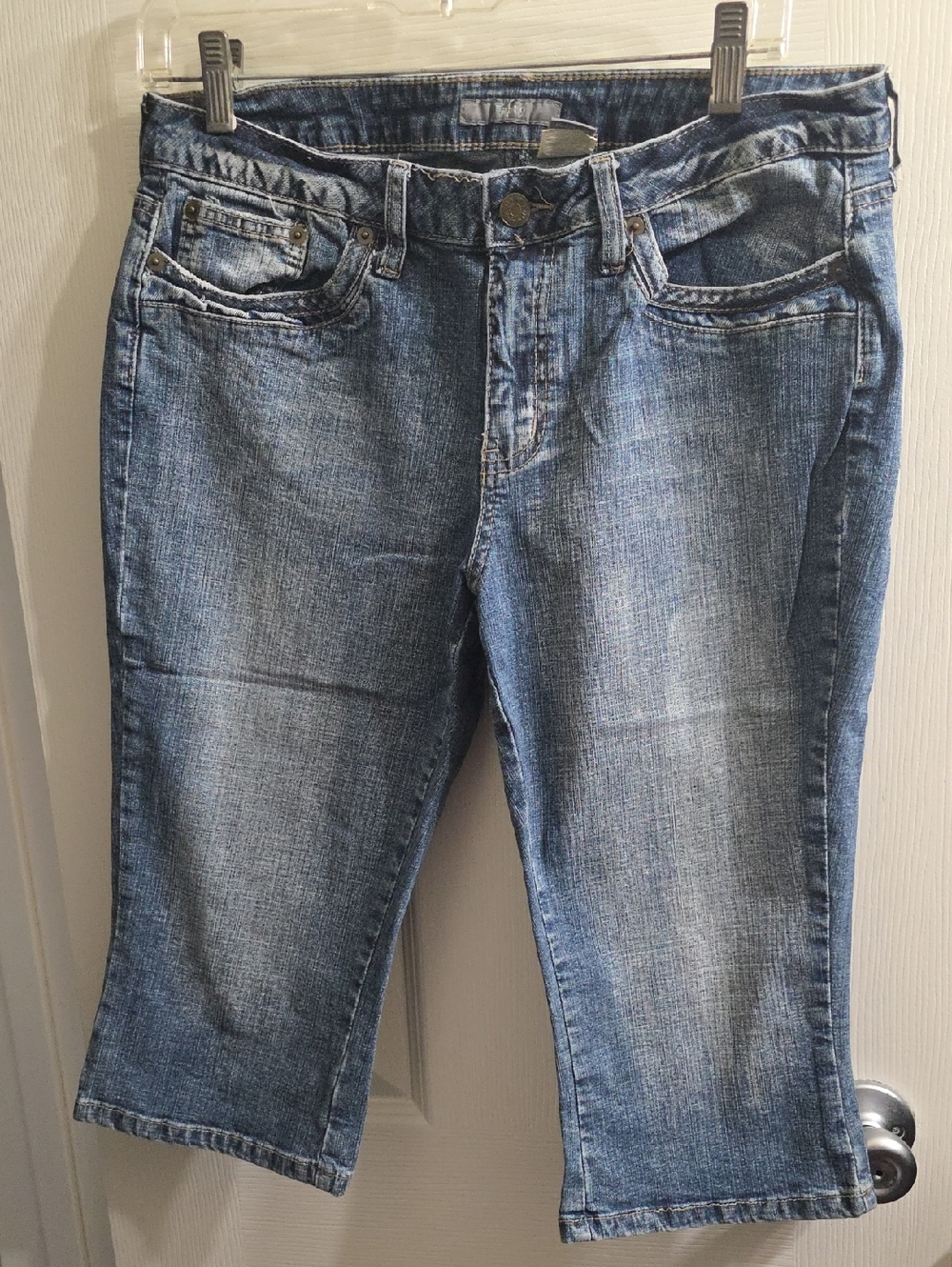 Apt. 9 Distressed Blue Denim Cropped Jeans Size 10